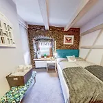 B&B Nowa Prowansja 옐레니아구라
