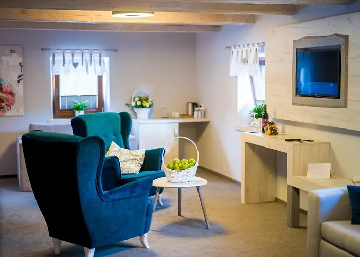 Nowa Prowansja B&B 옐레니아구라